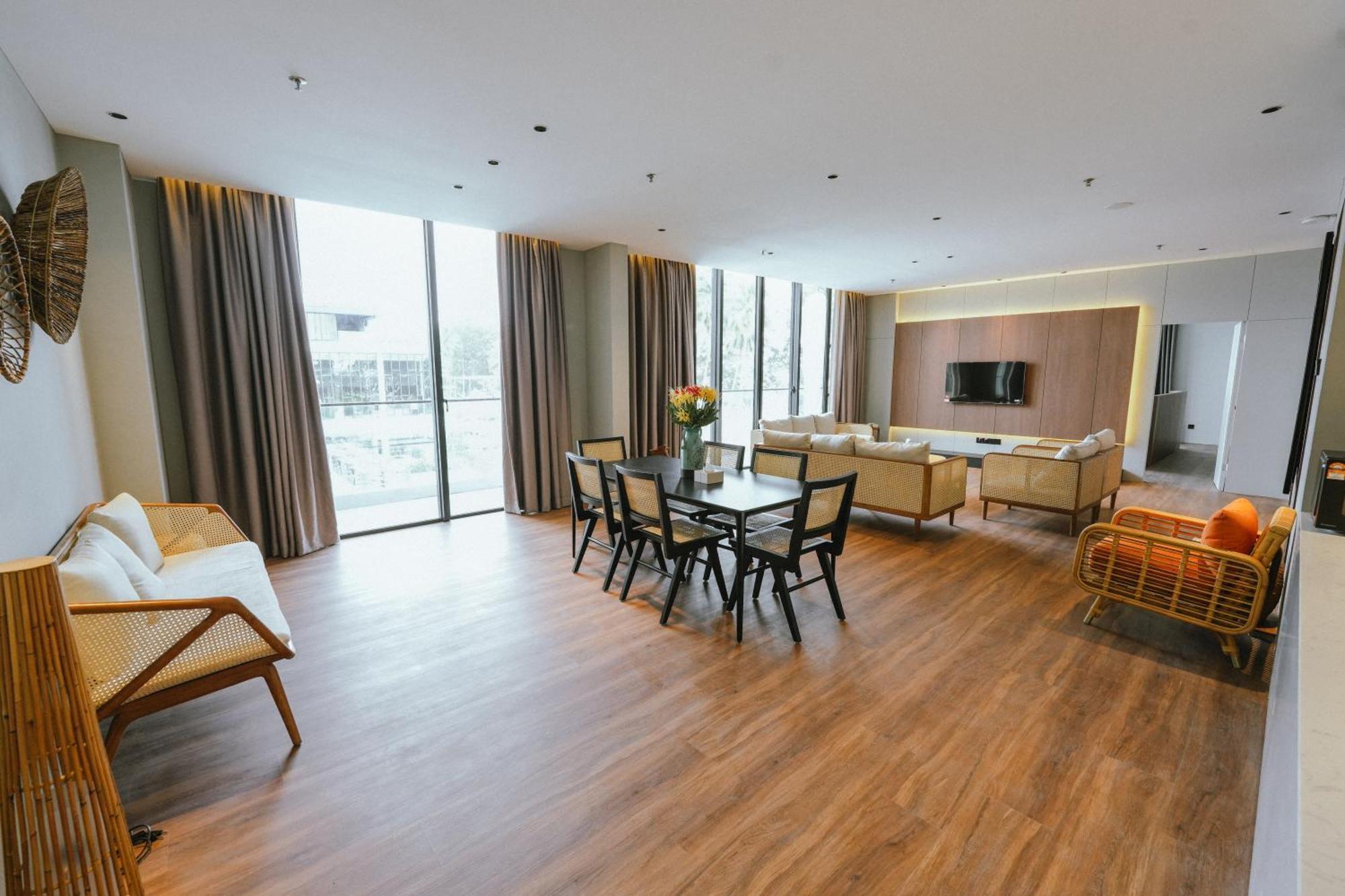Roxy Beach Resort Sematan Екстериор снимка