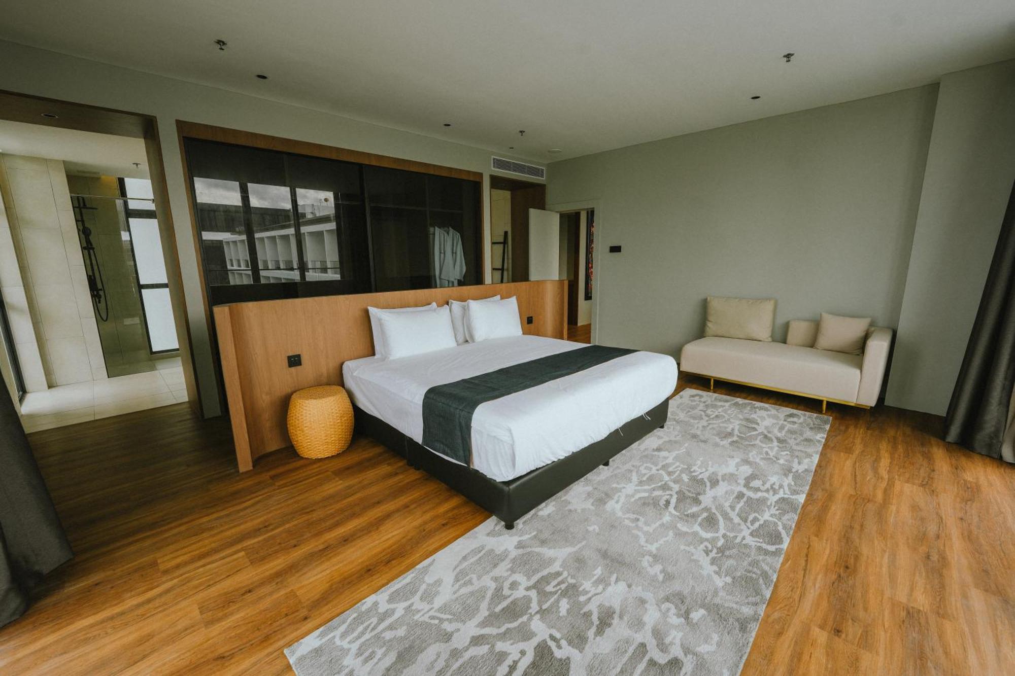 Roxy Beach Resort Sematan Екстериор снимка