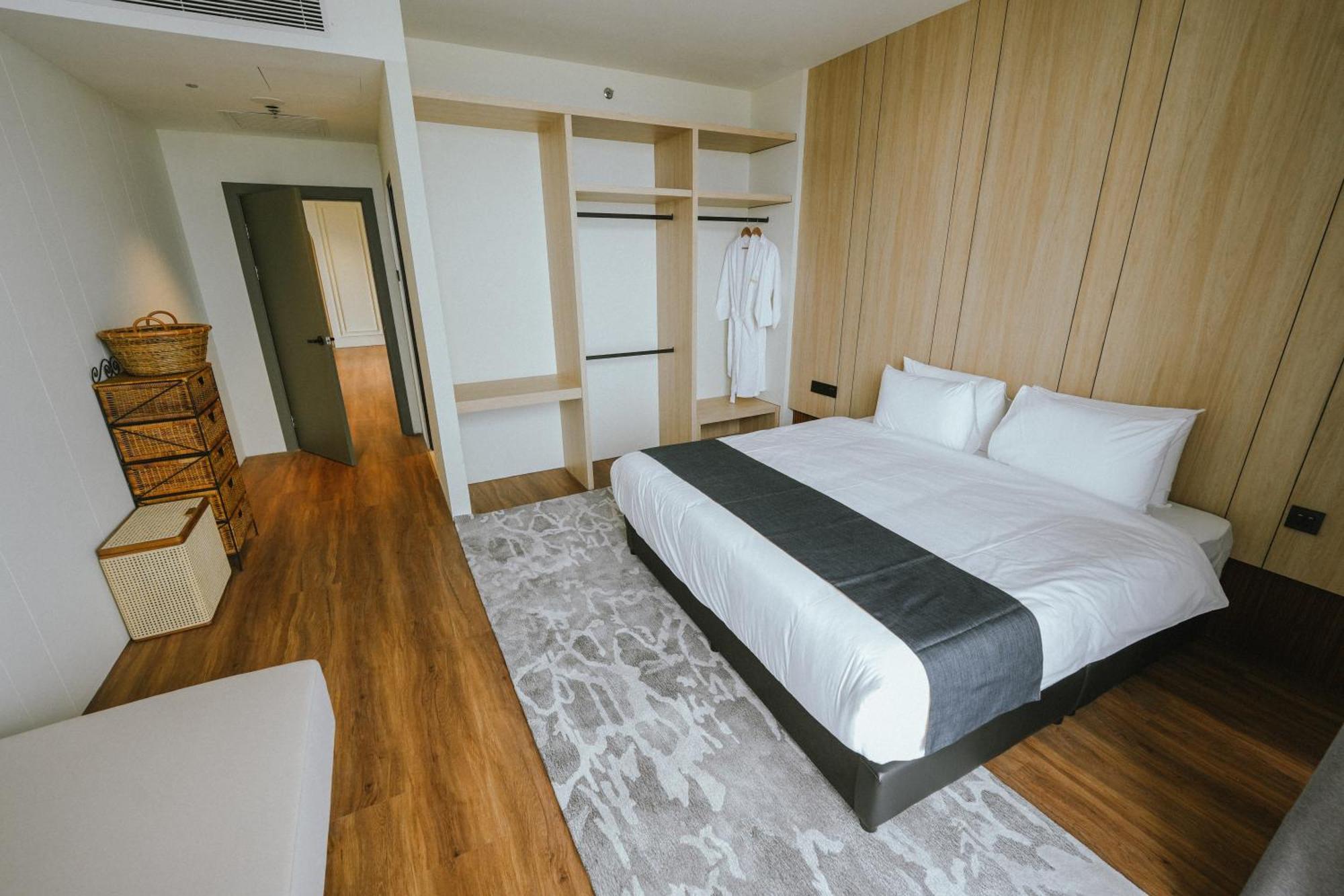 Roxy Beach Resort Sematan Екстериор снимка