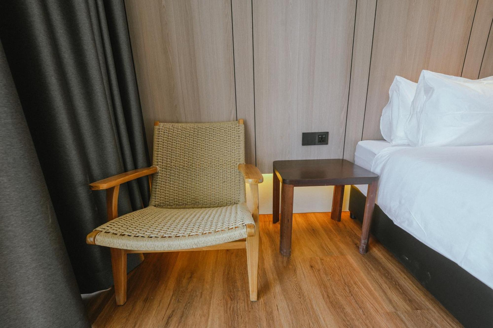 Roxy Beach Resort Sematan Екстериор снимка